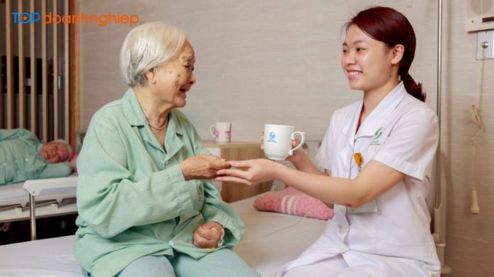 Top 10 dịch vụ chăm sóc người già tại nhà uy tín ở TP. HCM