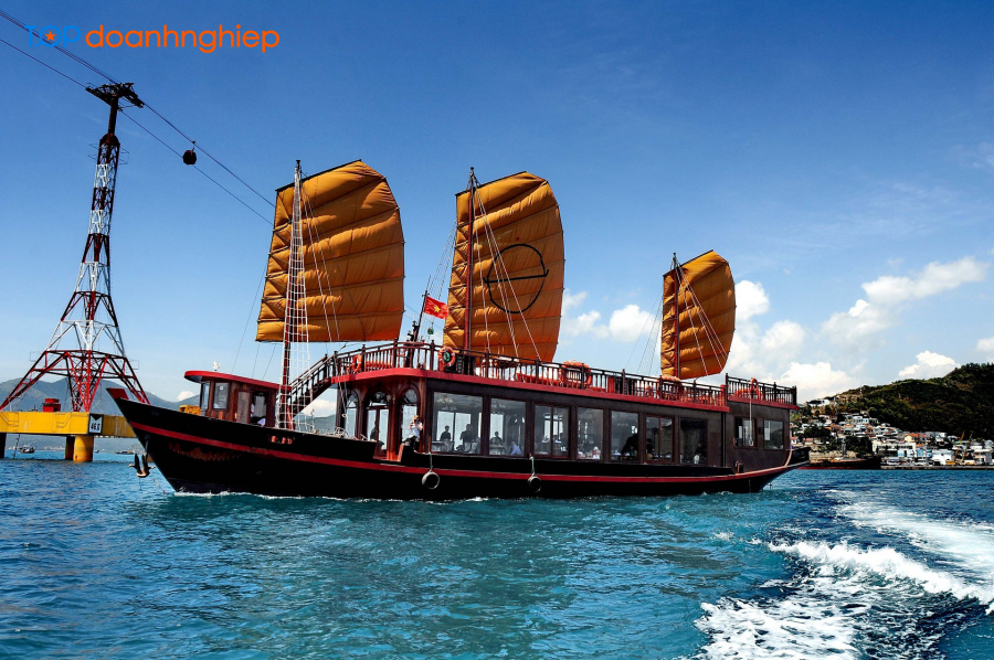 Emperor Cruises Nha Trang - Du thuyền 5 sao đạt tiêu chuẩn quốc tế ở Việt Nam