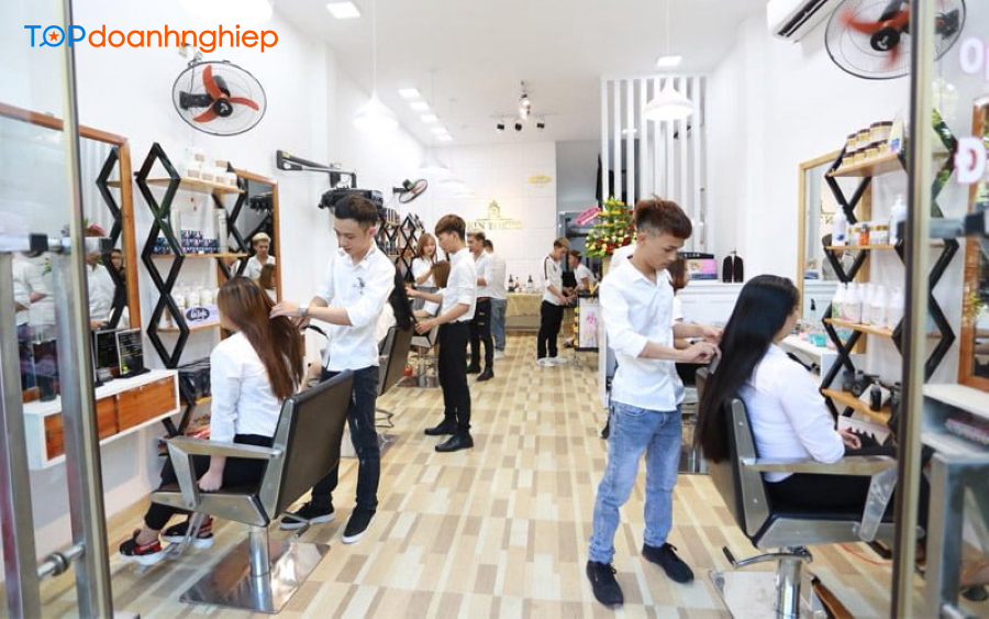 Top 8 địa chỉ tiệm cắt tóc nữ đẹp giá rẻ TPHCM bạn nên biết